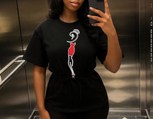 Charger l'image dans la galerie, ⭐ TEE-SHIRT QUEEN – OVERSIZE CHIC & TAILLE MARQUÉE ⭐